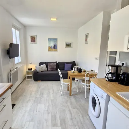Apartment - - Rez-de-jardin - Marche A Deux Pas A 600m Royan