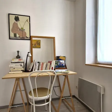 - - Rez-de-jardin - Marche A Deux Pas A 600m