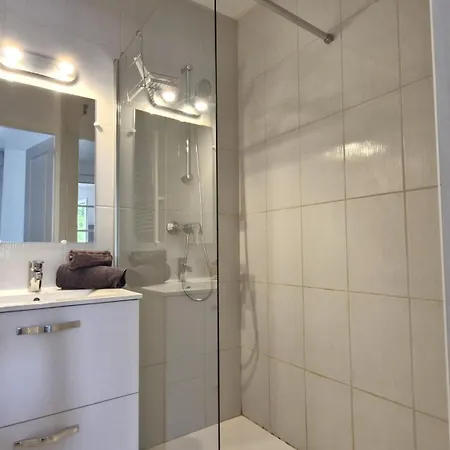 - - Rez-de-jardin - Marche A Deux Pas A 600m Apartment *