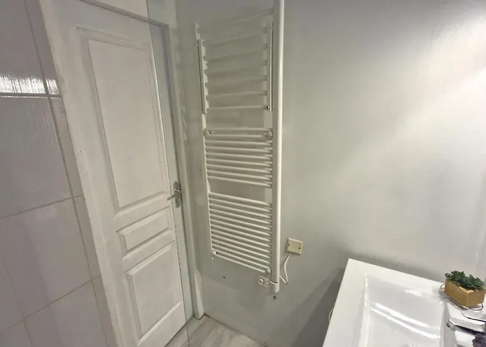 - - Rez-de-jardin - Marche A Deux Pas A 600m Apartment *