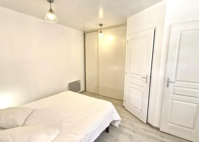 - - Rez-de-jardin - Marche A Deux Pas A 600m Apartment