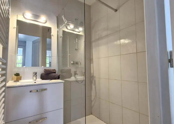 - - Rez-de-jardin - Marche A Deux Pas A 600m Apartment *